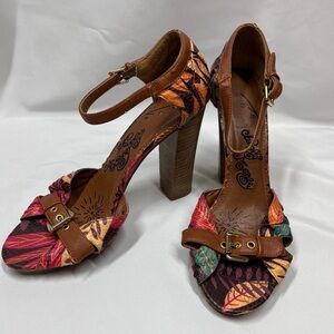 Naughty Monkey Heels Strap Buckle Brown Colorful Leaves Floral Women’s Size 7.5